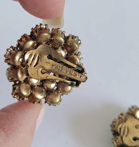 Vintage Mid Century Mod Gold Green Crystal AB Rhinestone Chunky Clip-On Earrings - Picture 6 of 9